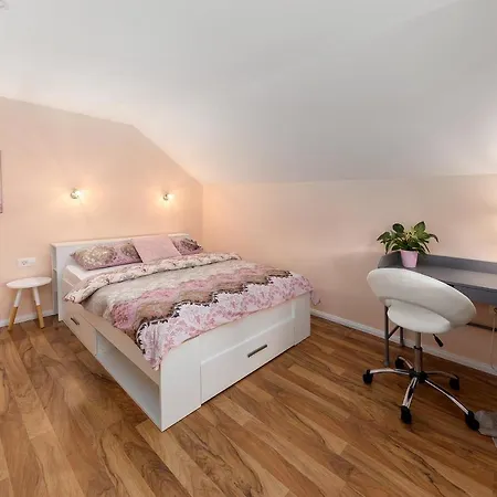 Apartman Apartma Summer Garden *