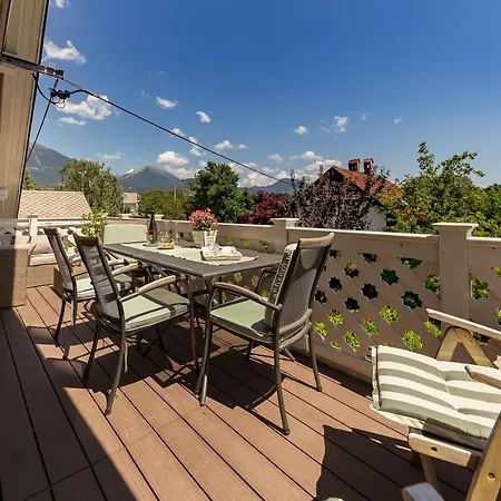 Apartma Summer Garden דירה