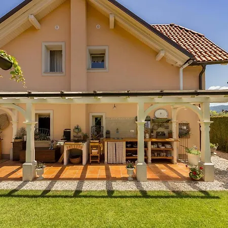 Apartma Summer Garden *