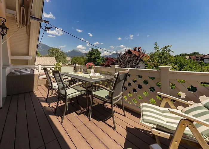 Apartma Summer Garden アパート